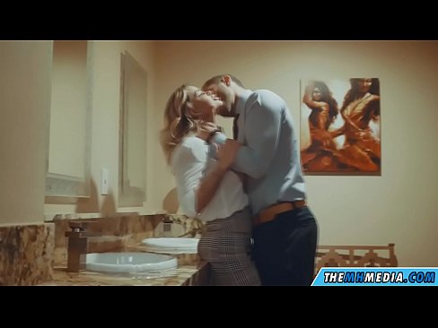 ❤️ Kun povekas blondi viettelee sinut julkisessa vessassa ☑ Seksivideo at porn fi.onetubes.top ❌️